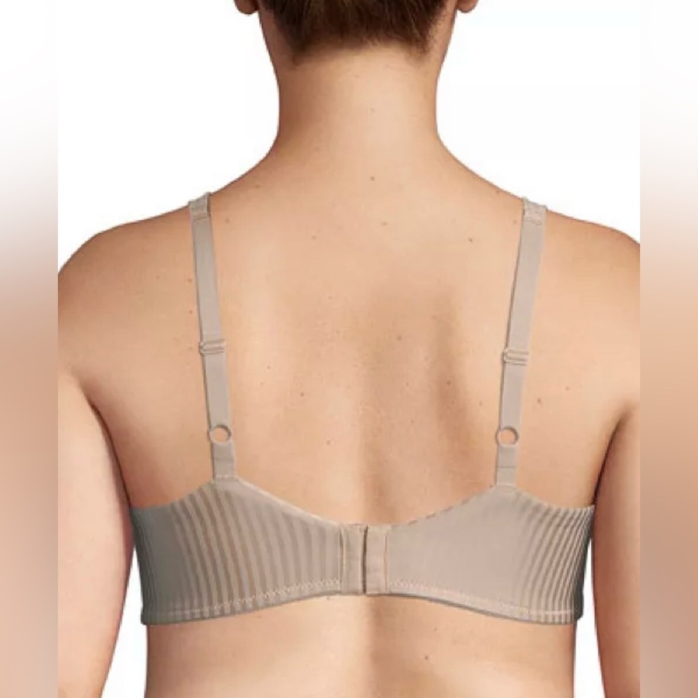 Brand New with Tag White Playtex Secrets Perfectly Smooth Shaping Wireless Bra - Picture 2 of 3